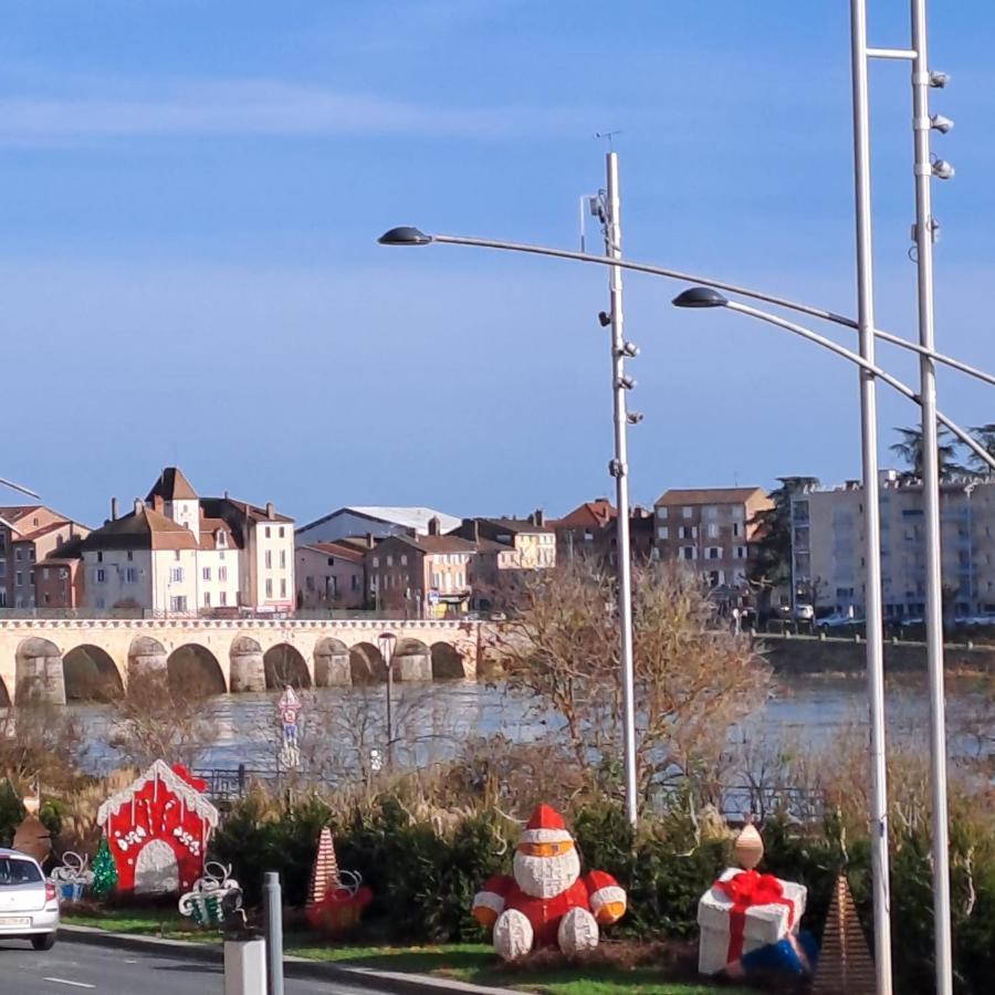 Center Macon Charmant Appartement Avec Vue Sur La Saone Buitenkant foto