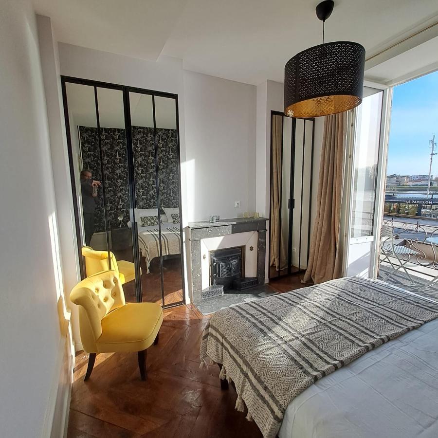 Center Macon Charmant Appartement Avec Vue Sur La Saone Buitenkant foto